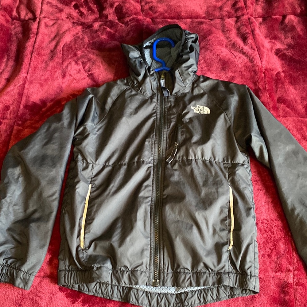 The Noth Face Windwall Black Jacket size Small Boys
